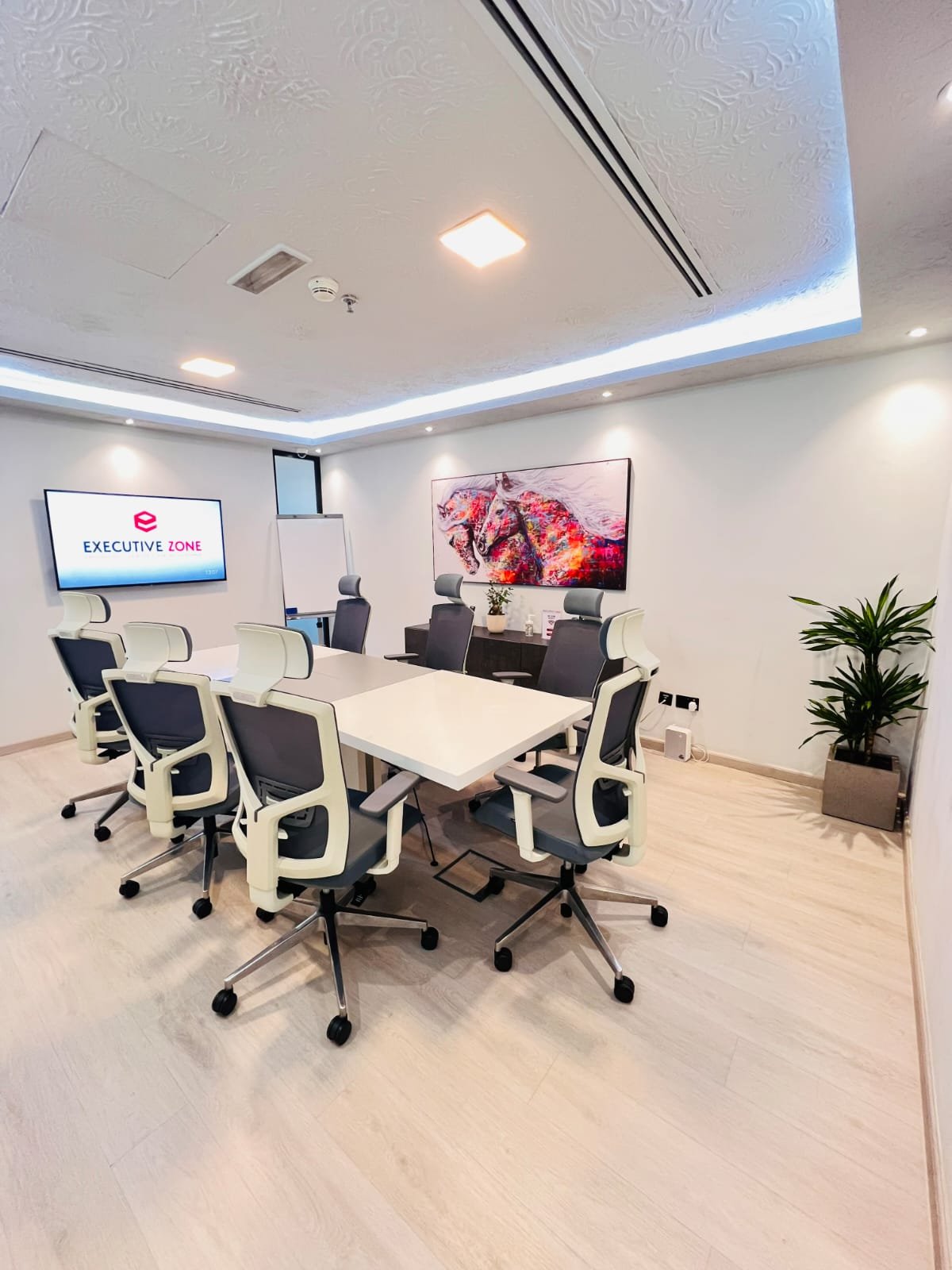 Empire One workspace - Image 6